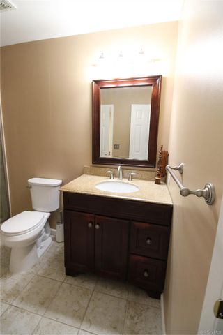 3 Pidgeon Court, Manorville, NY 11949