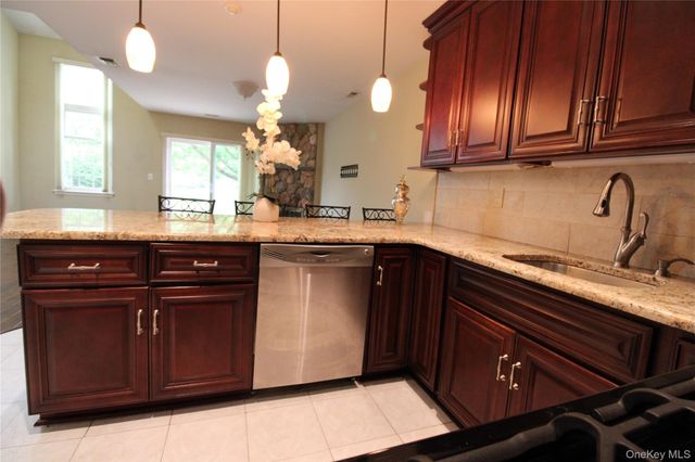 3 Pidgeon Court, Manorville, NY 11949