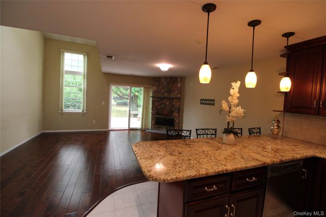 3 Pidgeon Court, Manorville, NY 11949