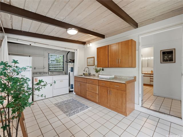 313 Anolani Street, Honolulu, HI 96821
