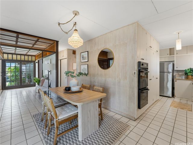313 Anolani Street, Honolulu, HI 96821