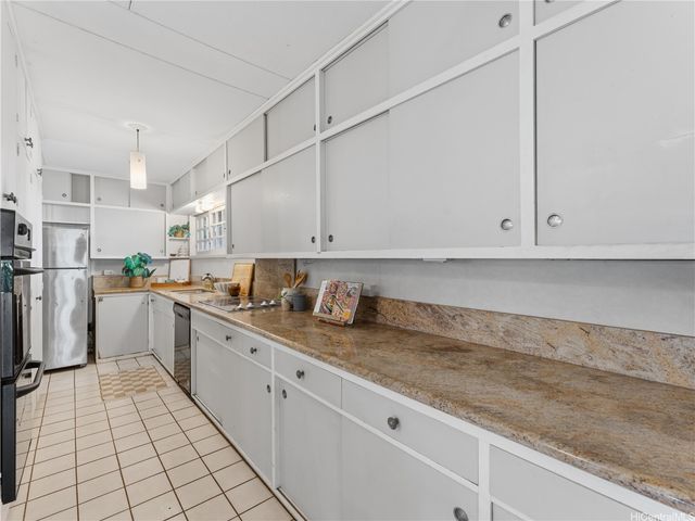 313 Anolani Street, Honolulu, HI 96821