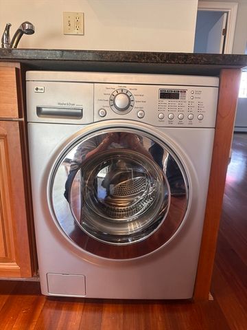 1600 Skyline Dr 2, Lowell, MA 01854