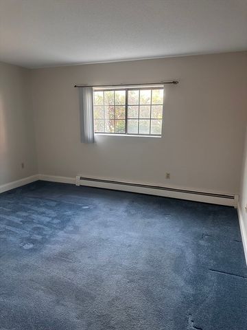 1600 Skyline Dr 2, Lowell, MA 01854