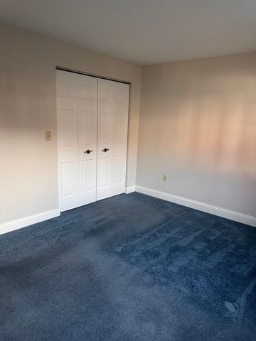 1600 Skyline Dr 2, Lowell, MA 01854