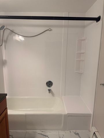 1600 Skyline Dr 2, Lowell, MA 01854