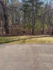 1600 Skyline Dr 2, Lowell, MA 01854