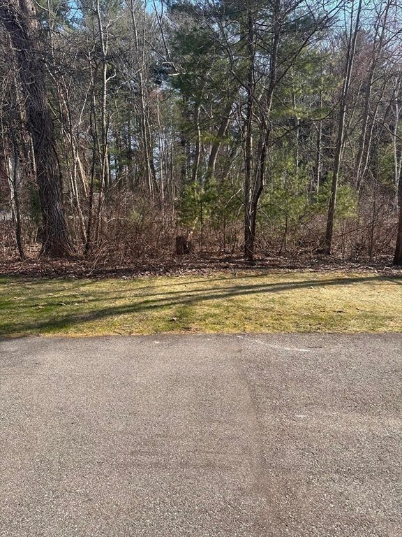 1600 Skyline Dr 2, Lowell, MA 01854