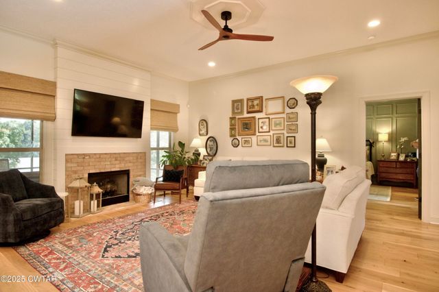 15 Morris Moore Dr, Humboldt, TN 38343