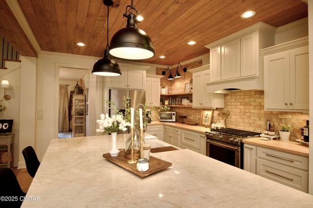 15 Morris Moore Dr, Humboldt, TN 38343