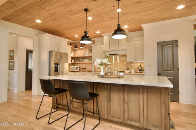 15 Morris Moore Dr, Humboldt, TN 38343