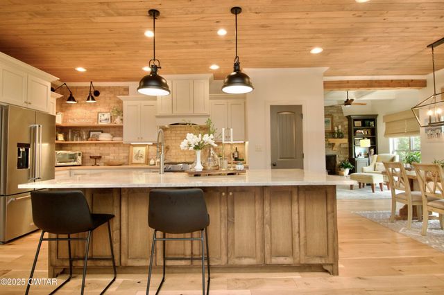 15 Morris Moore Dr, Humboldt, TN 38343