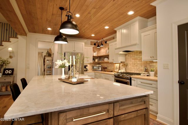 15 Morris Moore Dr, Humboldt, TN 38343