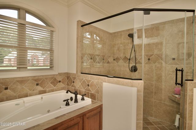 15 Morris Moore Dr, Humboldt, TN 38343