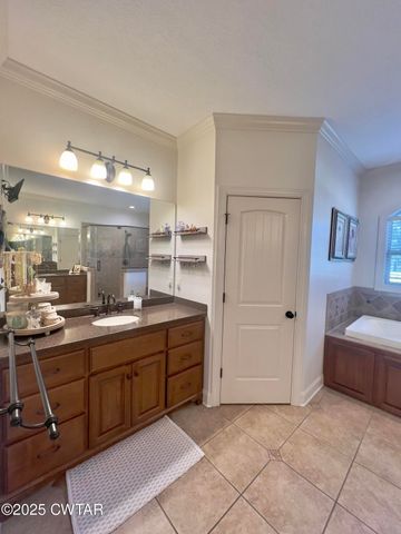 15 Morris Moore Dr, Humboldt, TN 38343