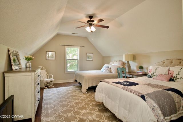 15 Morris Moore Dr, Humboldt, TN 38343