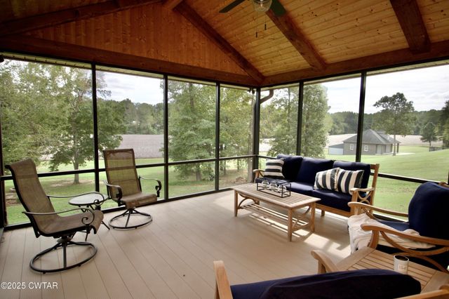 15 Morris Moore Dr, Humboldt, TN 38343