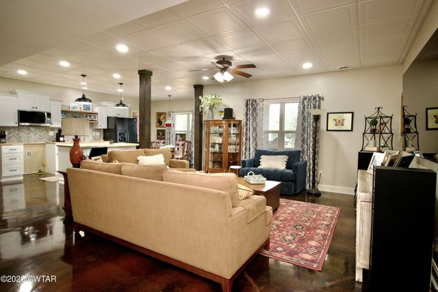 15 Morris Moore Dr, Humboldt, TN 38343