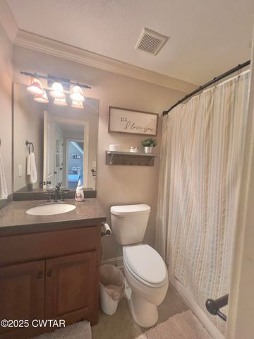 15 Morris Moore Dr, Humboldt, TN 38343