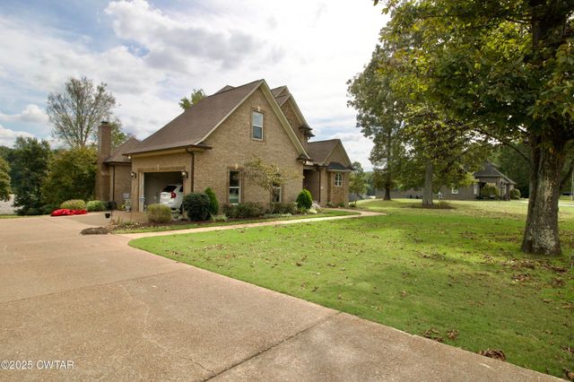 15 Morris Moore Dr, Humboldt, TN 38343