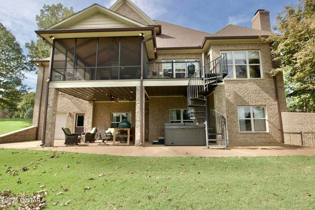 15 Morris Moore Dr, Humboldt, TN 38343