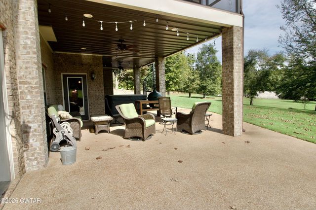 15 Morris Moore Dr, Humboldt, TN 38343