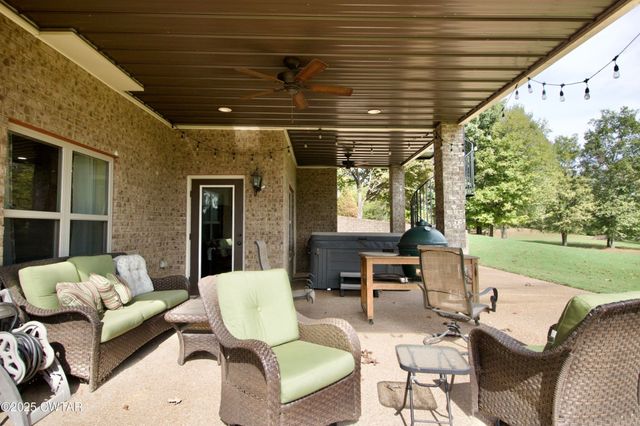 15 Morris Moore Dr, Humboldt, TN 38343