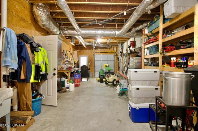 15 Morris Moore Dr, Humboldt, TN 38343