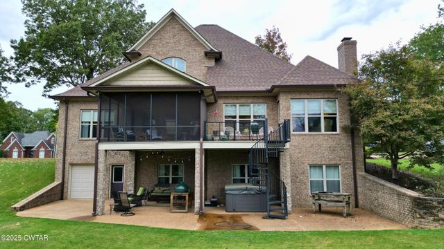 15 Morris Moore Dr, Humboldt, TN 38343