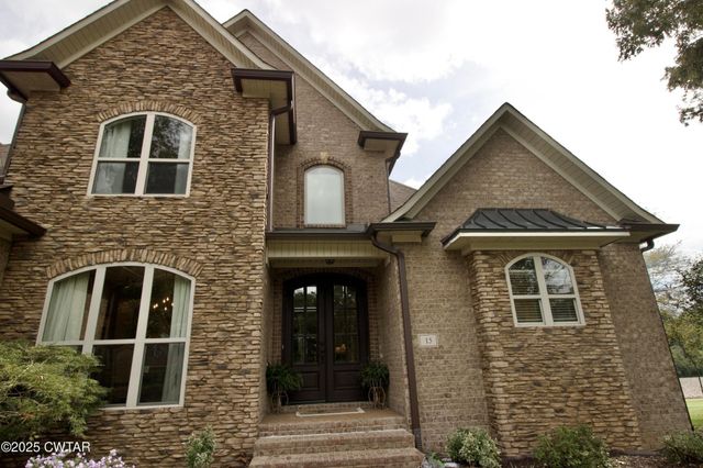 15 Morris Moore Dr, Humboldt, TN 38343