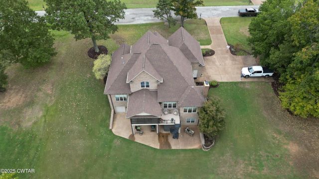 15 Morris Moore Dr, Humboldt, TN 38343
