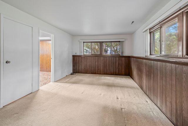 304 Dartmoor Drive, Crystal Lake, IL 60014