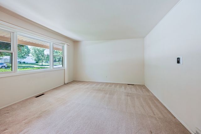 304 Dartmoor Drive, Crystal Lake, IL 60014