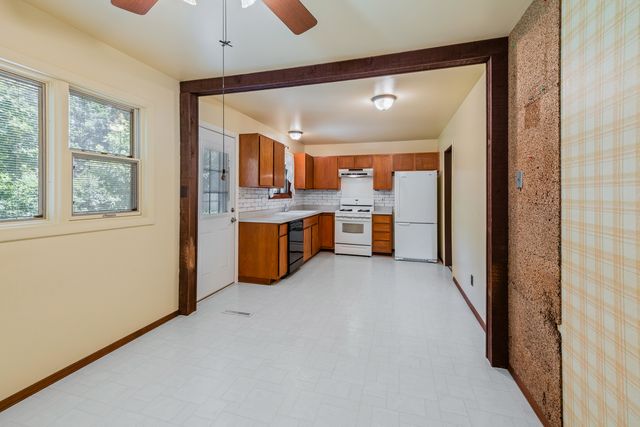 304 Dartmoor Drive, Crystal Lake, IL 60014