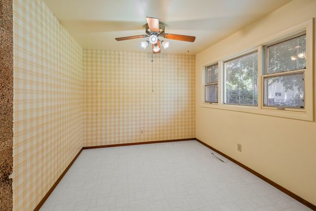 304 Dartmoor Drive, Crystal Lake, IL 60014