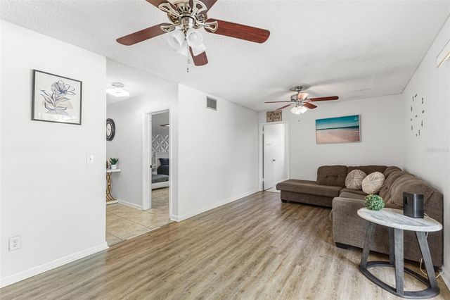 7801 GREENSHIRE DRIVE, Tampa, FL 33634