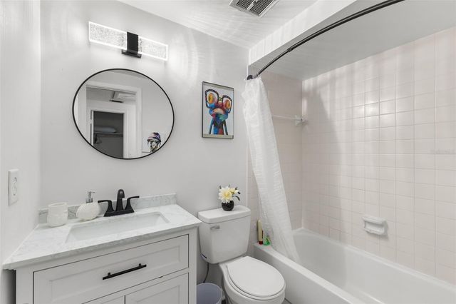 7801 GREENSHIRE DRIVE, Tampa, FL 33634