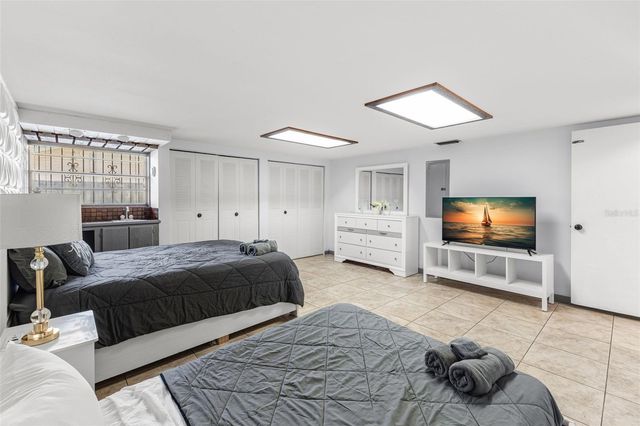 7801 GREENSHIRE DRIVE, Tampa, FL 33634