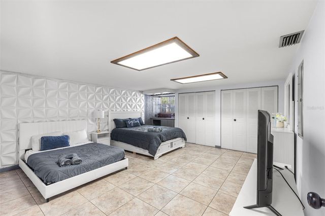 7801 GREENSHIRE DRIVE, Tampa, FL 33634