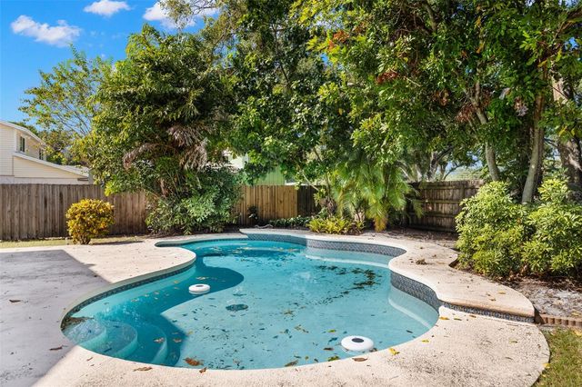 7801 GREENSHIRE DRIVE, Tampa, FL 33634