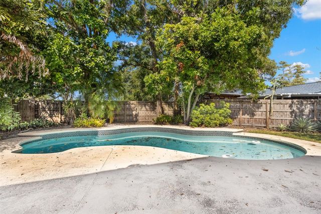 7801 GREENSHIRE DRIVE, Tampa, FL 33634