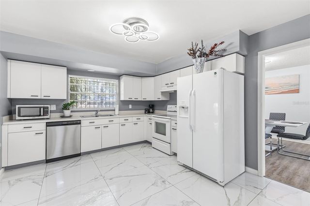 7801 GREENSHIRE DRIVE, Tampa, FL 33634