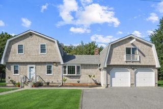 19 Keller Avenue, Swansea, MA 02777