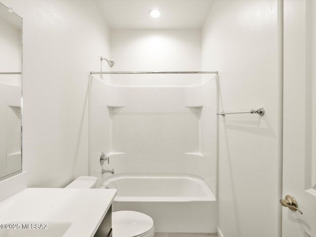 9865 N Solstice Avenue, Tucson, AZ 85743