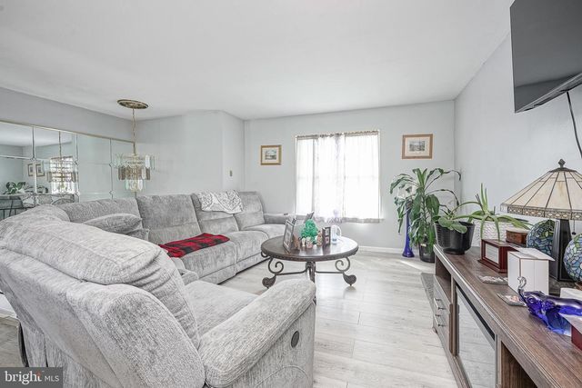 63 AVERY DR, Williamstown, NJ 08094
