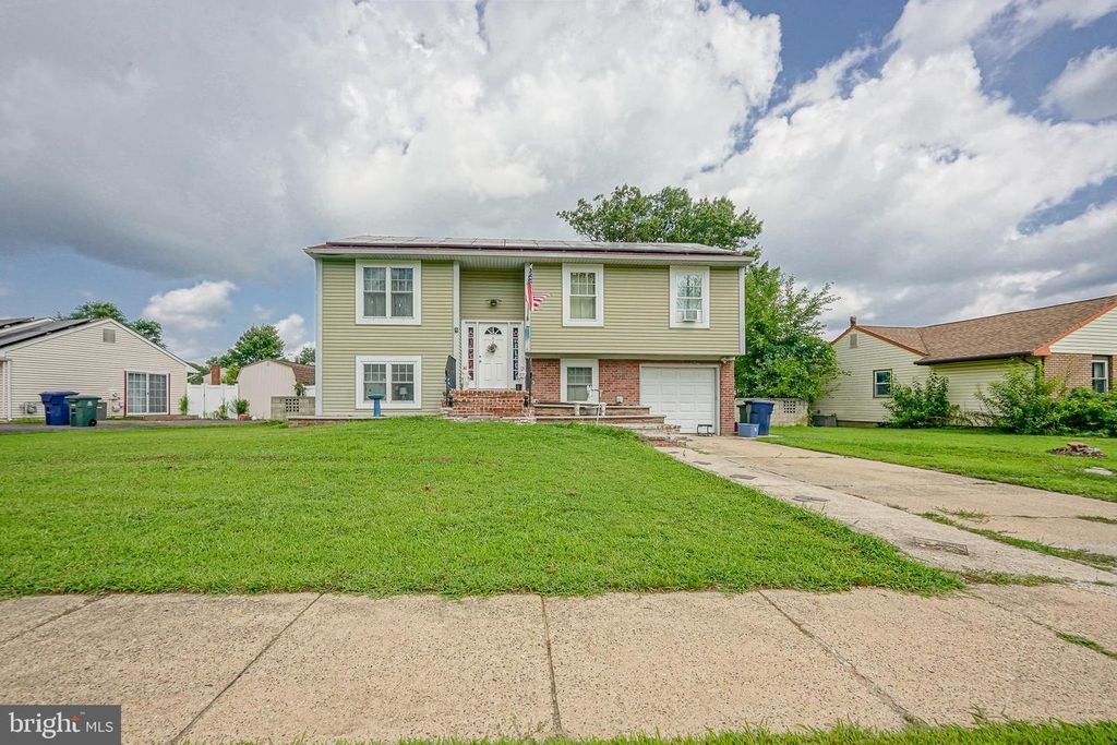 63 AVERY DR, Williamstown, NJ 08094