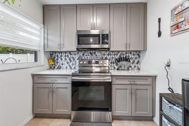 530 JULIE LANE, Brandon, FL 33511