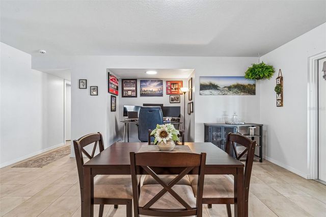 530 JULIE LANE, Brandon, FL 33511