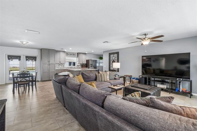 530 JULIE LANE, Brandon, FL 33511