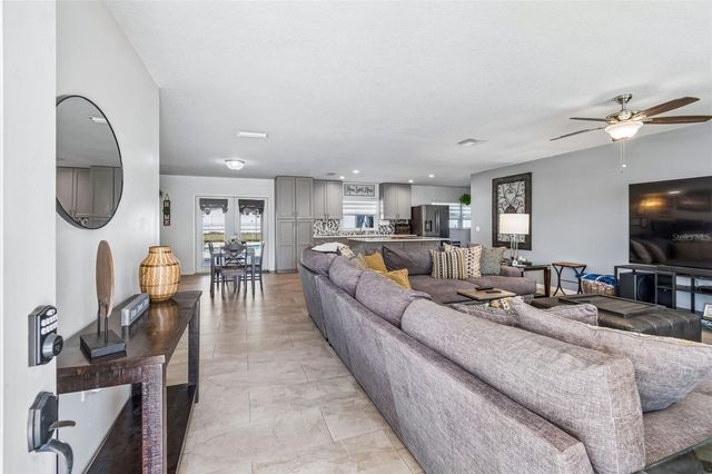 530 JULIE LANE, Brandon, FL 33511